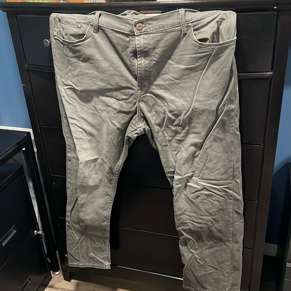 Mens Wrangler Straight Fit Pant (will be ironed prior to shipping)